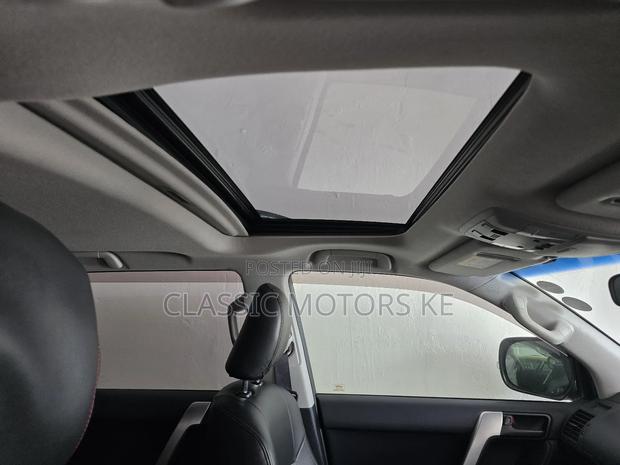 Toyota Land Cruiser Prado 2.8 2019 White