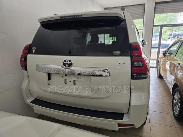 Toyota Land Cruiser Prado 2.8 2019 White
