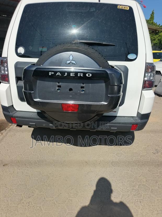 Mitsubishi Pajero V80 3.2 DI-D 2019 White