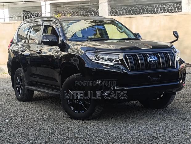 Toyota Land Cruiser Prado 2.8 2021 Black