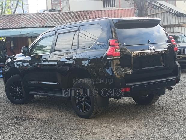 Toyota Land Cruiser Prado 2.8 2021 Black