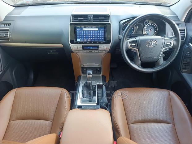 Toyota Land Cruiser Prado 2.8 2021 Black