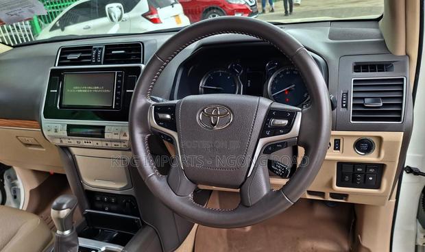 Toyota Land Cruiser Prado 2019 White