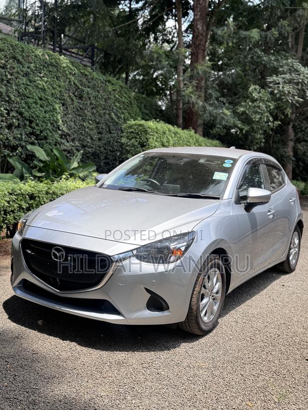 Mazda Demio 2018 Silver