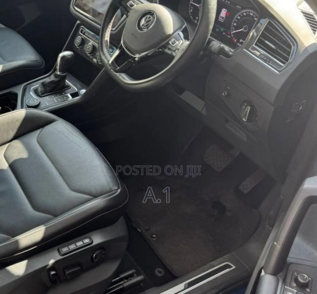Volkswagen Tiguan 2019 Silver