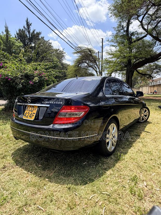 Mercedes-Benz C200 2009 Black