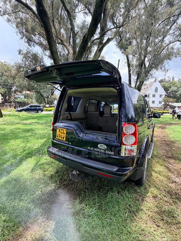 Land Rover Discovery 2010 Blue