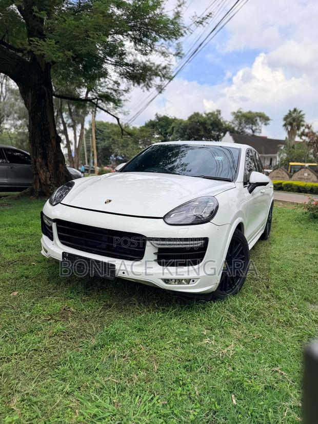 Porsche Cayenne GTS 4dr SUV AWD (3.6L 6cyl Turbo 8A) 2015 White