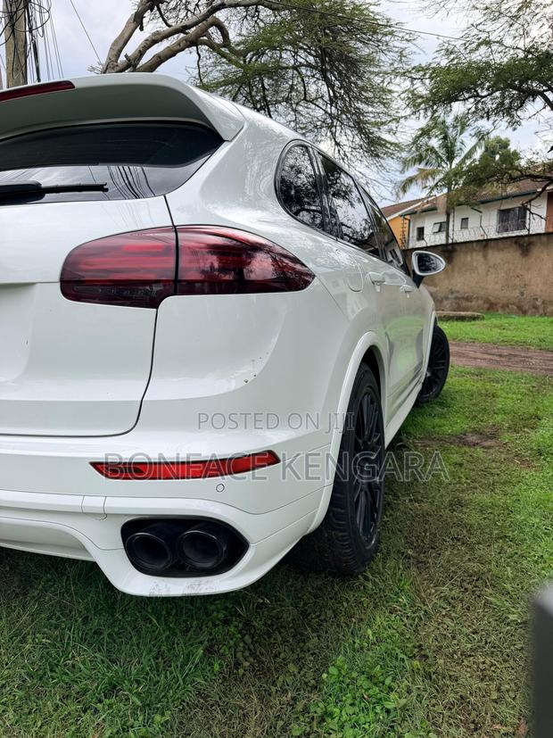 Porsche Cayenne GTS 4dr SUV AWD (3.6L 6cyl Turbo 8A) 2015 White