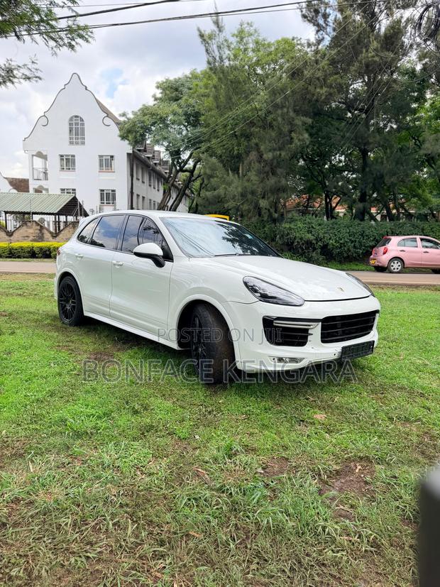 Porsche Cayenne GTS 4dr SUV AWD (3.6L 6cyl Turbo 8A) 2015 White
