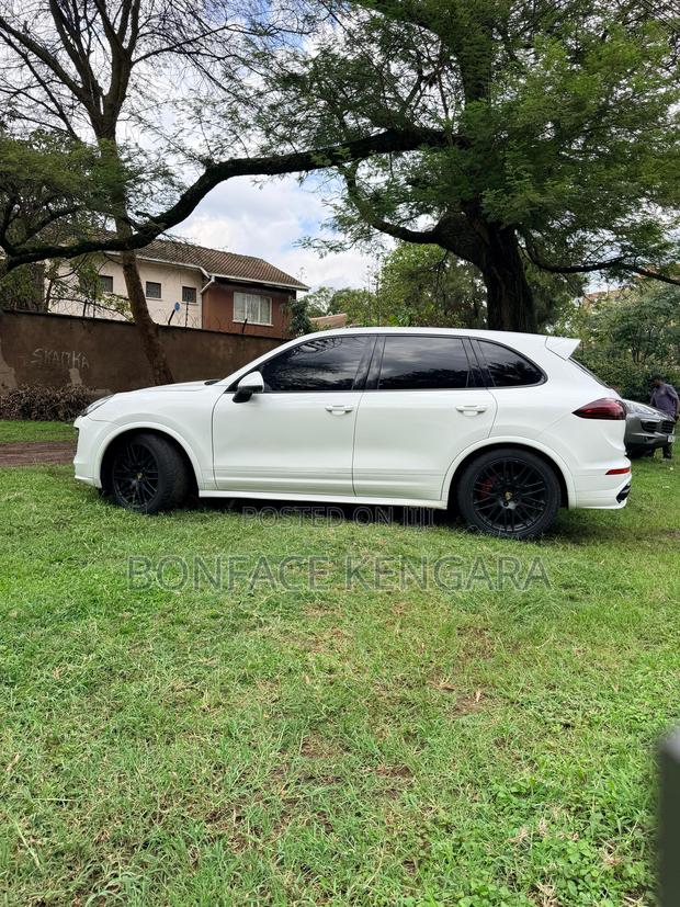 Porsche Cayenne GTS 4dr SUV AWD (3.6L 6cyl Turbo 8A) 2015 White