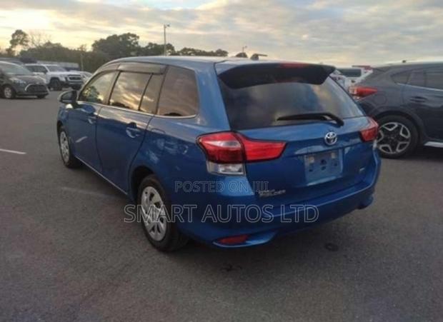 Toyota Corolla Fielder 1.5 Hybrid FWD 2019 Blue