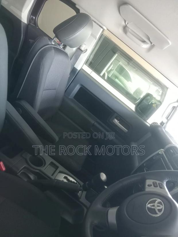 Toyota FJ Cruiser 2014 Black