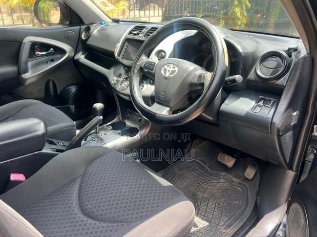 Toyota Vanguard 2010 Black