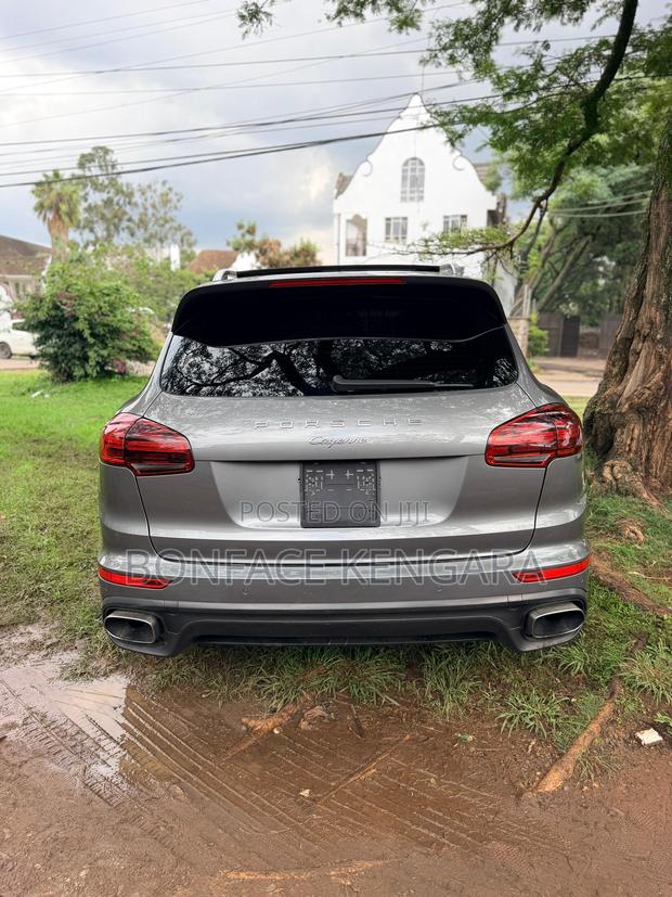 Porsche Cayenne Platinum Edition AWD 2018 Gray