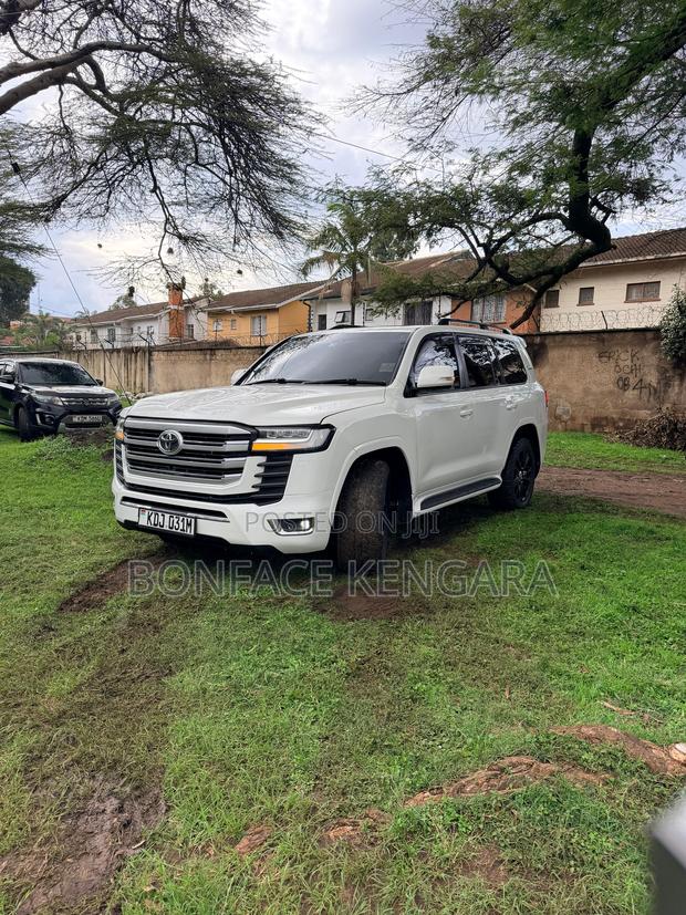 Toyota Land Cruiser 4.6 V8 AX G Selection 2015 White