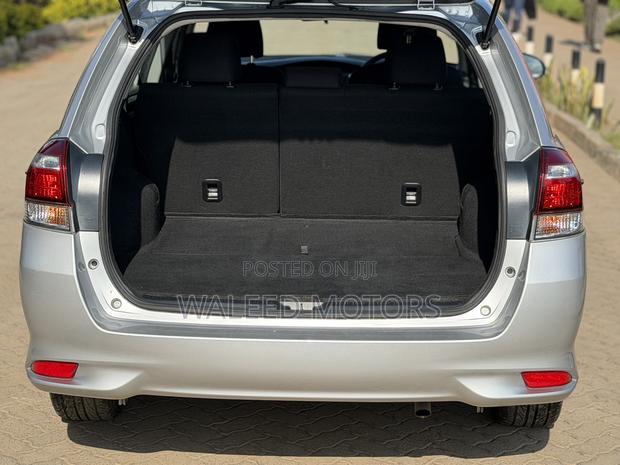 Toyota Corolla Fielder 1.5 Hybrid FWD 2020 Silver