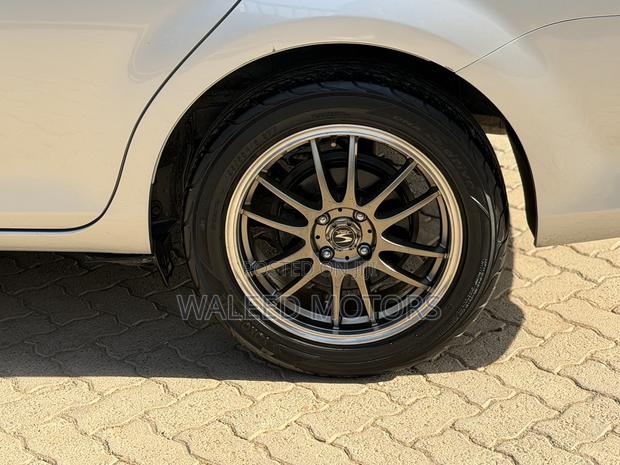 Toyota Corolla Fielder 1.5 Hybrid FWD 2020 Silver