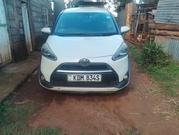 Toyota Sienta 2017 White for sale