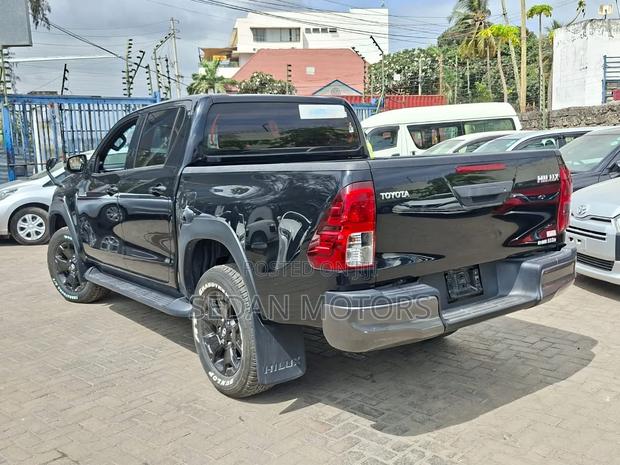 Toyota Hilux 2019 Black