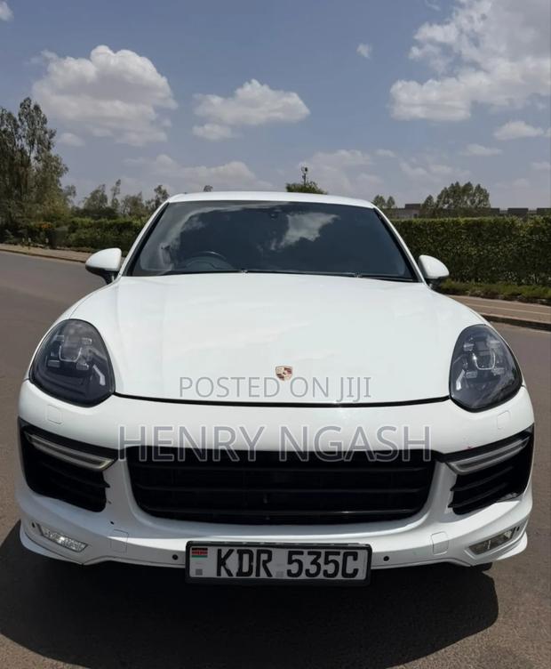 Porsche Cayenne 2015 White