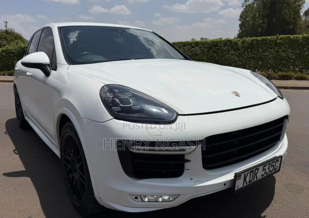 Porsche Cayenne 2015 White