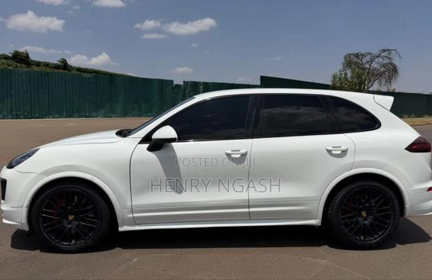 Porsche Cayenne 2015 White