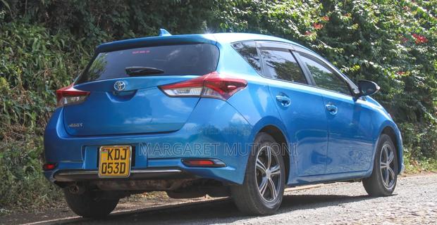 Toyota Auris 2015 Blue