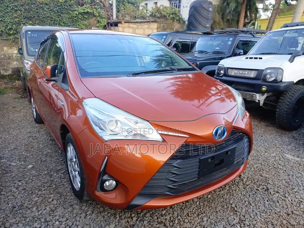 Toyota Vitz 2017 Orange