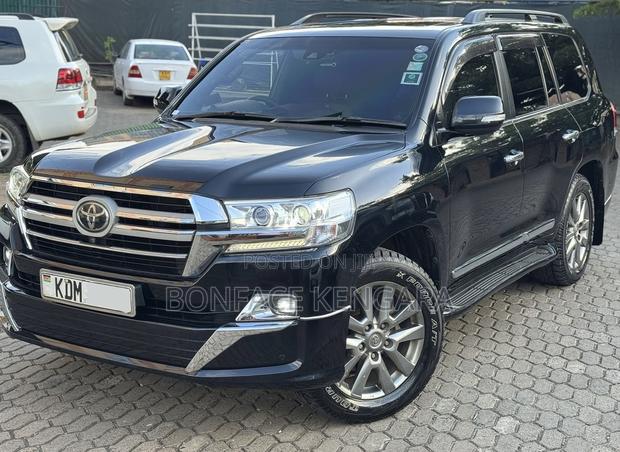 Toyota Land Cruiser 4.6 V8 ZX 2016 Black