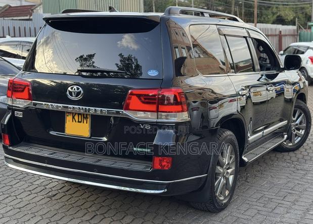 Toyota Land Cruiser 4.6 V8 ZX 2016 Black