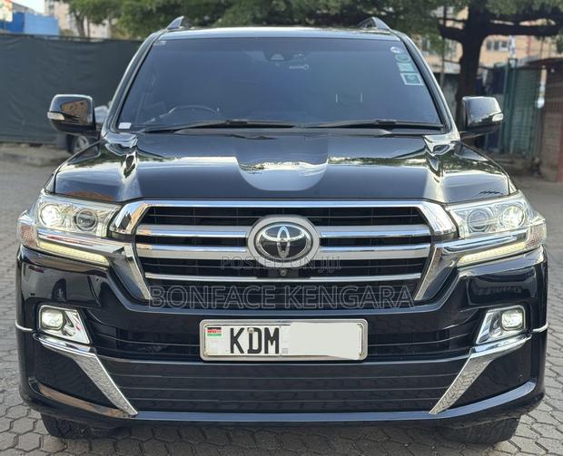 Toyota Land Cruiser 4.6 V8 ZX 2016 Black