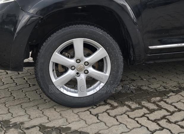 Toyota Vanguard 2012 Black