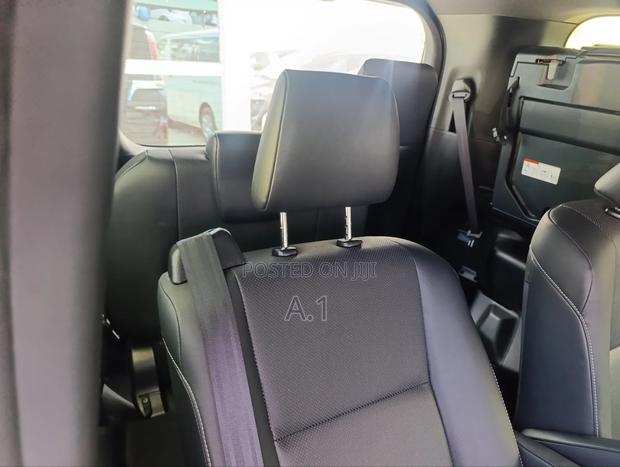 Toyota Esquire 2.0 FWD (7 seater) 2019 Black