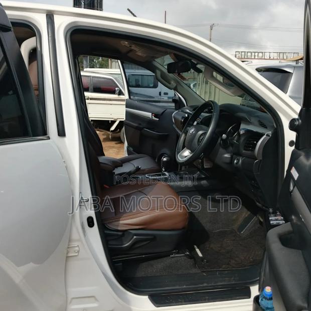 Toyota Hilux 2020 White