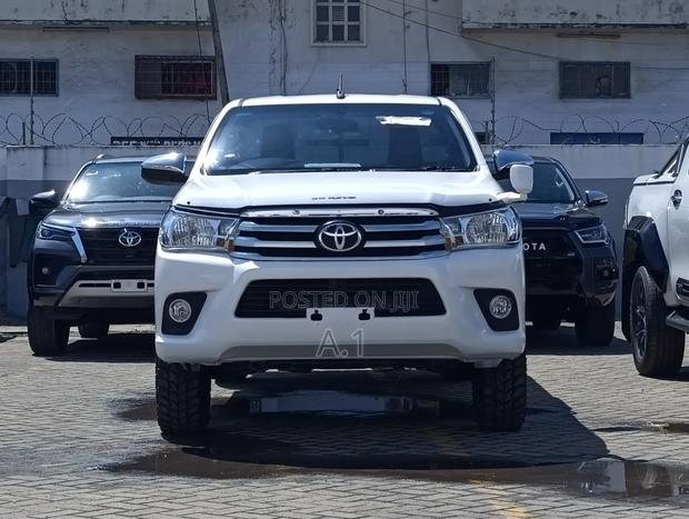 Toyota Hilux Revo Single Cab Deisel 2.8 AWD 2018 Pearl