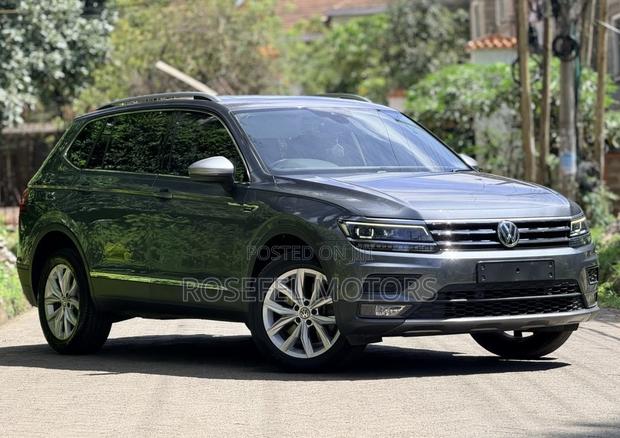 Volkswagen Tiguan 2.0T SE AWD 4MOTION 2019 Gray