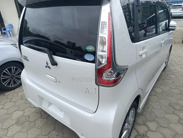 Mitsubishi EK Wagon 660 FWD 2019 White