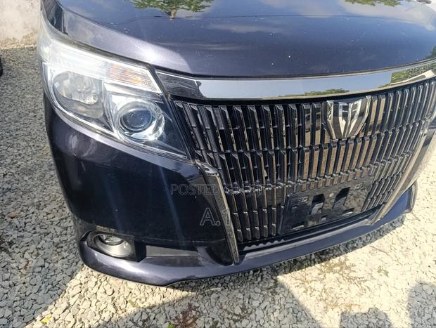 Toyota Esquire 2.0 FWD (7 seater) 2018 Black