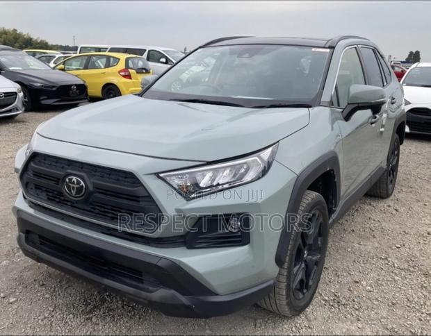 Toyota RAV4 2020 Green