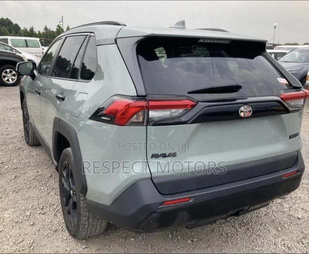 Toyota RAV4 2020 Green