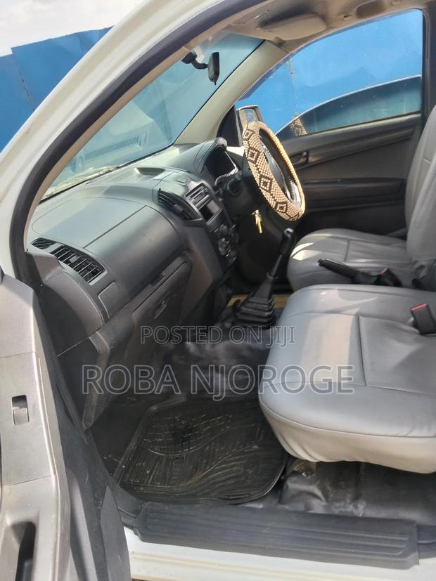 Isuzu D-MAX 2017 White