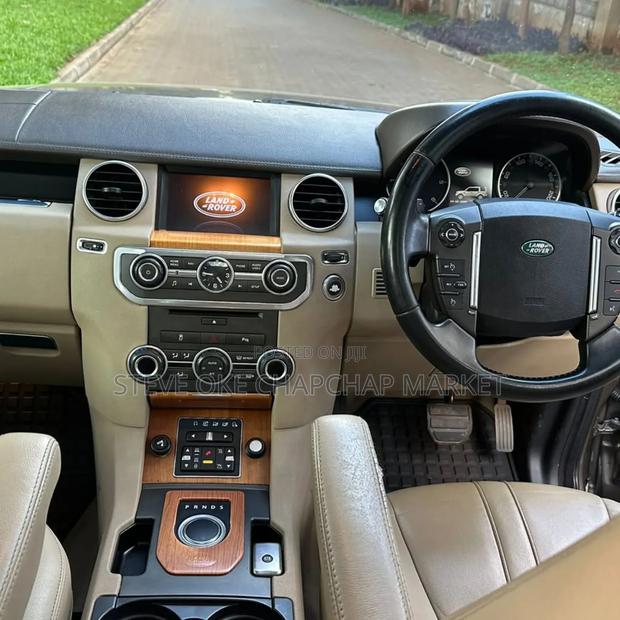 Land Rover Discovery 2013 Gray