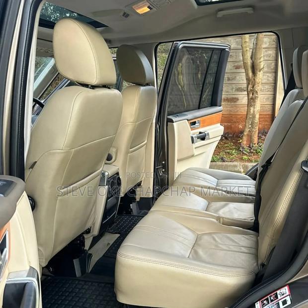 Land Rover Discovery 2013 Gray