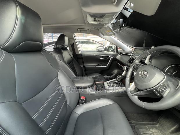 Toyota RAV4 2019 White