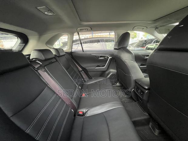 Toyota RAV4 2019 White