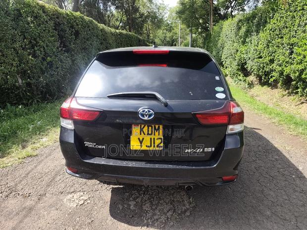 Toyota Corolla Fielder 1.5 Hybrid FWD 2014 Black