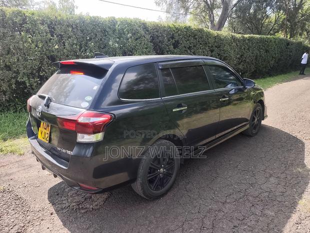 Toyota Corolla Fielder 1.5 Hybrid FWD 2014 Black