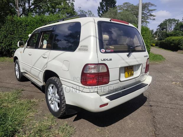 Toyota Land Cruiser HDJ 100 2001 Off white