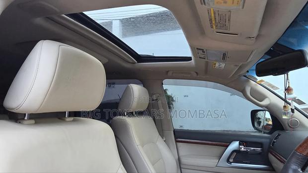 Toyota Land Cruiser 4.6 V8 ZX 2014 Black